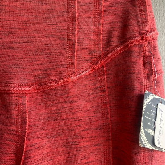 NWT - FP Movement Hybrid High Rise Leggings in Color: Lipstick Size: M - Picture 13 of 14